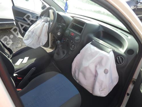Rear parcel shelf FIAT PANDA (169_) 1.2 LPG (169CXF1A) | BP28813580C85 