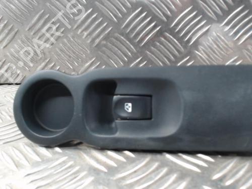 Used Right front window switch RENAULT MODUS / GRAND MODUS (F/JP0_) 1.5 dCi (FP0F, JP0F) (86 hp) 24290743