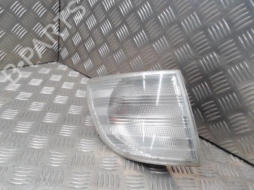 Used Right front indicator MERCEDES-BENZ V-CLASS (638/2) V 220 CDI (638.294) (122 hp) 24289946