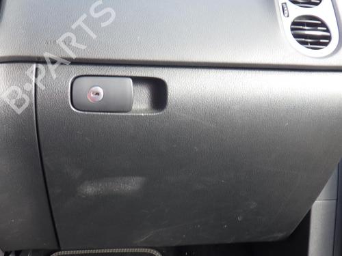 glove-box-vw-tiguan-5n_-2007-2008-2009-2010-2011-2012-2013-2014-2015-2016-2017-2018-32326662 main image