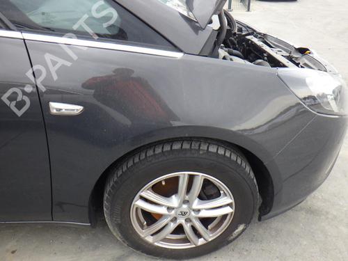 right-front-fenders-opel-zafira-tourer-c-p12-2011-32985476 main image