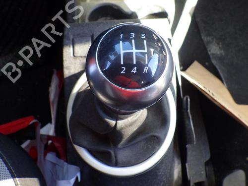 Used Gear lever RENAULT TWINGO III (BCM_, BCA_) 0.9 TCe 90 (BCM9, BCM2) (90 hp) 30085132
