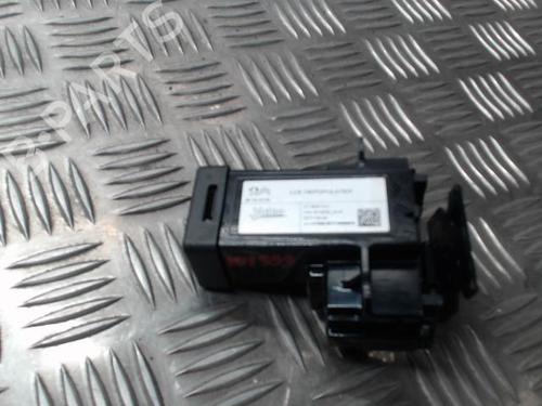 Card reader CITROËN C4 Grand Picasso II (DA_, DE_) 1.2 THP 130 | BP24291722E4 