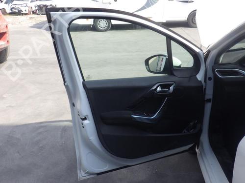 Left front door PEUGEOT 208 I (CA_, CC_) 1.2 VTI 82 | BP29599127C2