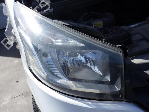 Used Right headlight RENAULT TRAFIC III Van (FG_) 1.6 dCi 95 (FGMJ, FGMR) (95 hp) 28964159