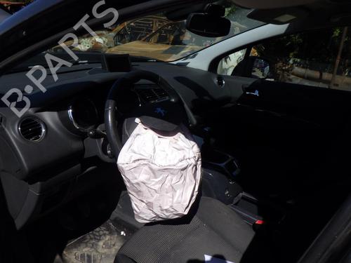 Rear bumper right light PEUGEOT 5008 (0U_, 0E_) 2.0 HDi 150 / BlueHDi 150 | BP32448169C82 