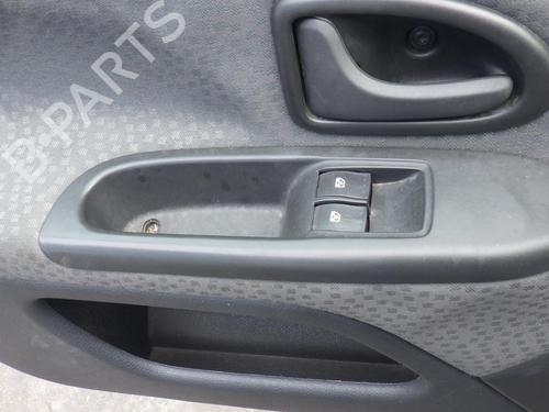 Fensterheberschalter links vorne für RENAULT CLIO II (BB_, CB_) 1.2 16V (BB05, BB0W, BB11, BB27, BB2T, BB2U, BB2V, CB05,... (75 hp) 30003681