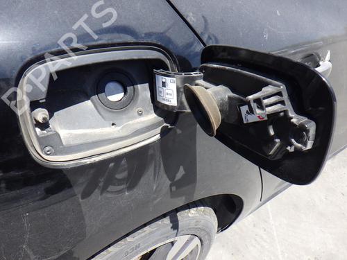 fuel-flap-renault-megane-iv-hatchback-b9amn_-2015-37739482 main image
