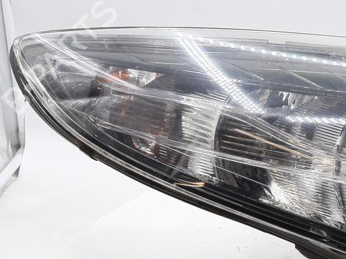 right-headlight-renault-megane-iii-hatchback-bz01_-b3_-2008-38227390 main image