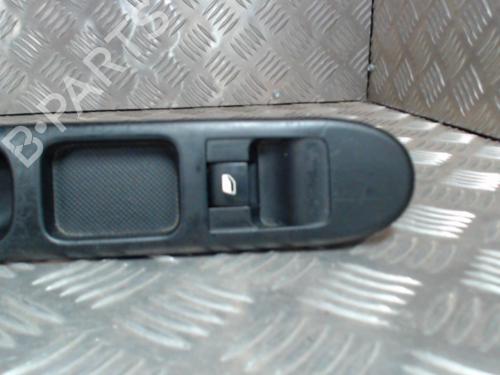 Used Right front window switch Right front window switch PEUGEOT 307 (3A/C) 2.0 HDi 90 (90 hp) 24291997 24291997