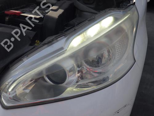 Venstre forlygte PEUGEOT 208 I (CA_, CC_) 1.2 VTI 82 (82 hp) 29599133