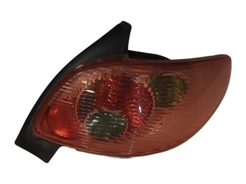 Used Right taillight PEUGEOT 206 Hatchback (2A/C) 1.4 i (75 hp) 25033409