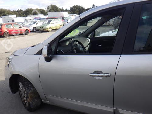 Used Left front door RENAULT SCÉNIC III (JZ0/1_) 1.2 TCe (116 hp) 30960050