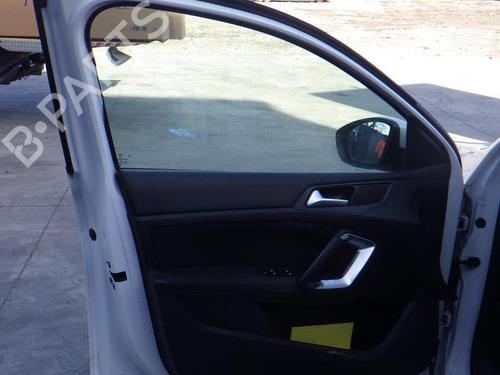 Used Left front door Left front door 31977515 31977515