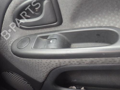 Used Right front window switch RENAULT CLIO II (BB_, CB_) 1.2 16V (BB05, BB0W, BB11, BB27, BB2T, BB2U, BB2V, CB05,... (75 hp) 30003682