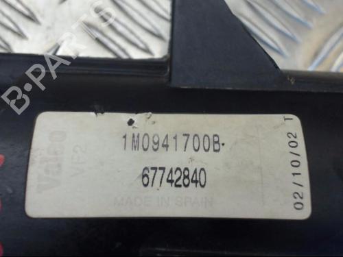 Right front fog light SEAT LEON (1M1) 1.4 16V | BP24289276C31 