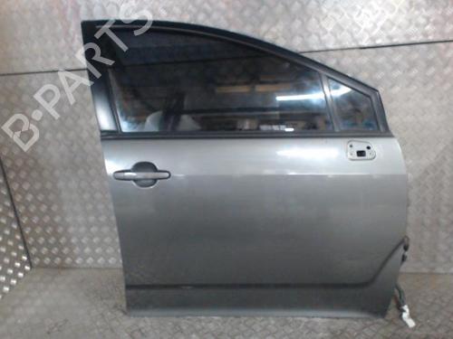 Used Right front door TOYOTA COROLLA Verso (ZER_, ZZE12_, R1_) 2.2 D-4D (AUR10_, AUR10R) (136 hp) 24290885