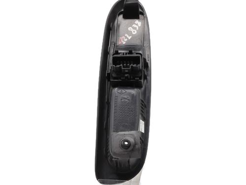 Used Left front window switch Left front window switch RENAULT CLIO II (BB_, CB_) 1.2 16V (BB05, BB0W, BB11, BB27, BB2T, BB2U, BB2V, CB05,... (75 hp) 32315522 32315522