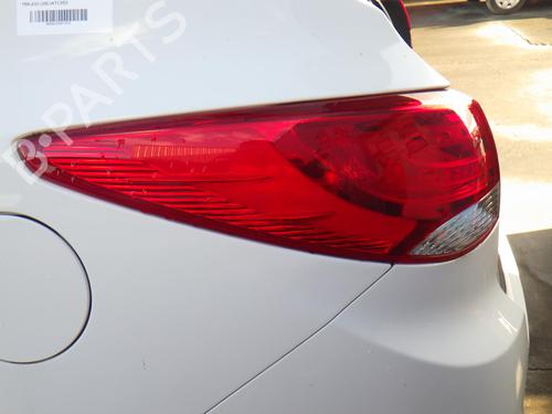 Używane Lampa tylna lewa HYUNDAI ix35 (LM, EL, ELH) 1.7 CRDi (116 hp) 32068329