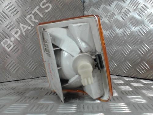 Used Right front indicator Right front indicator VW TRANSPORTER T4 Van (70A, 70H, 7DA, 7DH) 1.9 TD (68 hp) 24289177 24289177