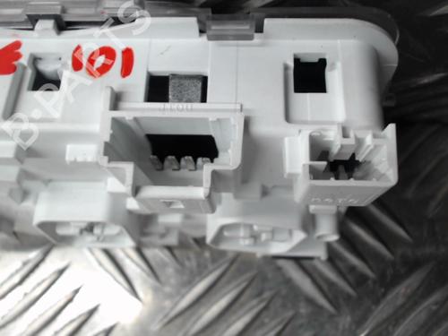 Used Interior roof light Interior roof light PEUGEOT 208 I (CA_, CC_) 1.2 VTI 82 (82 hp) 24288804 24288804