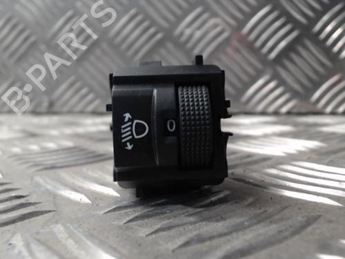 Used Headlight switch Headlight switch CITROËN C3 III (SX) 1.2 THP 110 (SXHNPS, SXHNZT, SXHNZ6) (110 hp) 34527411 34527411