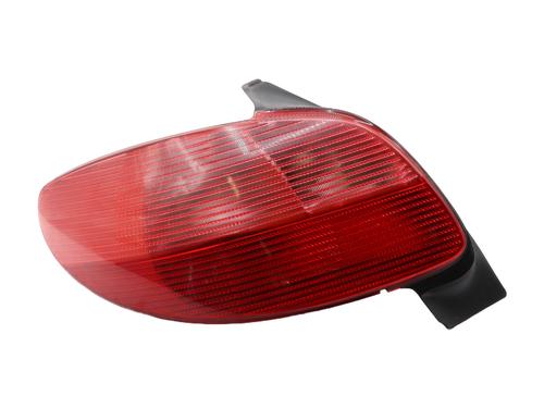 Used Left taillight PEUGEOT 206 Hatchback (2A/C) 1.4 i (75 hp) 31335866