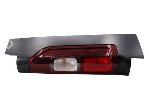 right-taillight-renault-trafic-iii-van-fg_-2014-32499206 main image