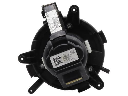 Heater blower motor PEUGEOT 5008 II (MC_, MJ_, MR_, M4_) 2.0 BlueHDi 180 (MJEHZW, MJEHZR, MJEHZP) | BP28690381M62