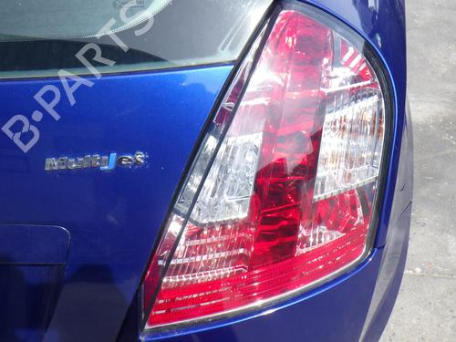 Højre baglygte FIAT STILO (192_) 1.9 D Multijet (120 hp) 28585396