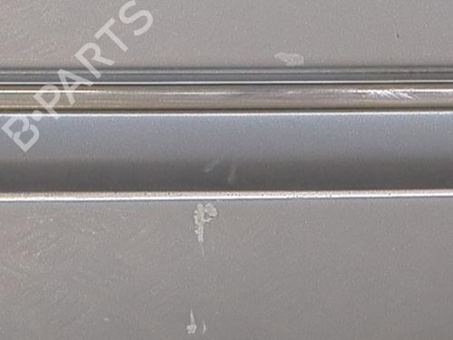 Used Right front door Right front door 38030807 38030807
