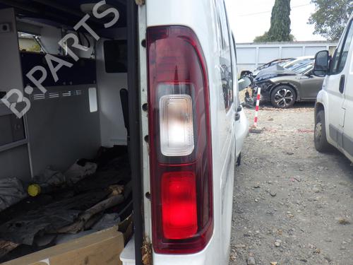 Used Right taillight RENAULT TRAFIC III Van (FG_) 1.6 dCi 125 (FGMH) (125 hp) 28131497