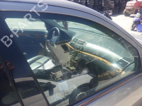 front-right-door-window-mercedes-benz-e-class-w211-2002-2003-2004-2005-2006-2007-2008-2009-33993464 main image