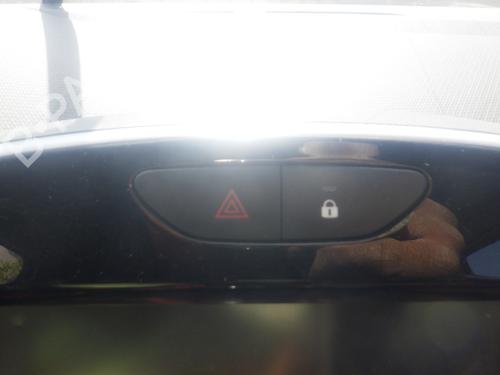 warning-switch-renault-clio-iv-bh_-2012-2013-2014-2015-2016-2017-2018-2019-2020-2021-37449429 main image