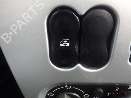 Comutador vidro frente esquerdo DACIA SANDERO 1.5 dCi (68 hp) 31160790