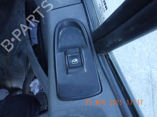 Højre fortil elrude kontakt IVECO DAILY V Van 29S13, 29L13, 35C13, 35S13, 40C13, 40S13 (126 hp) 30170763