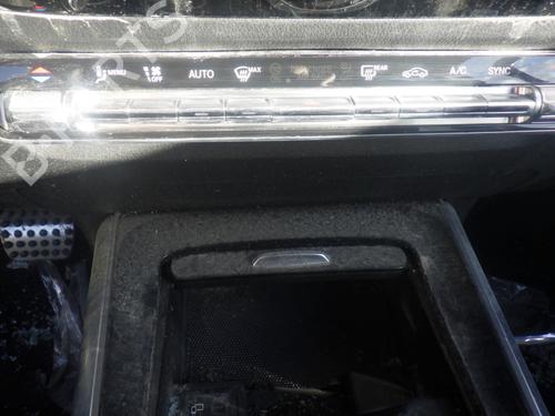 Used Climate control MERCEDES-BENZ GLA (H247) GLA 200 (247.787) (163 hp) 32021765