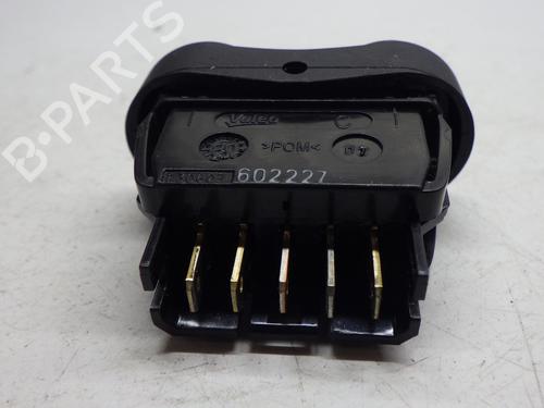 Used Left front window switch Left front window switch DACIA SANDERO 1.5 dCi (68 hp) 28125387 28125387