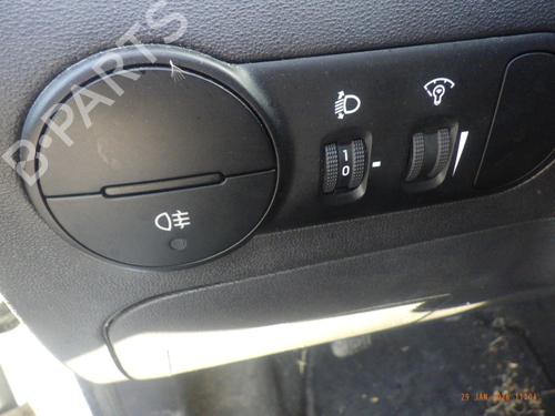 Commande de phare HYUNDAI i10 I (PA) 1.2 (86 hp) 31974931