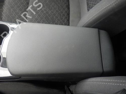 Bracciolo centrale PEUGEOT 3008 I MPV (0U_) 1.6 HDi (114 hp) 31249546