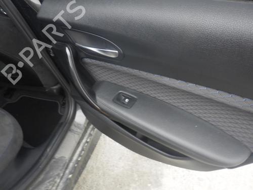 Højre bagtil elrude kontakt BMW 1 (F20) 118 i (136 hp) 28116951