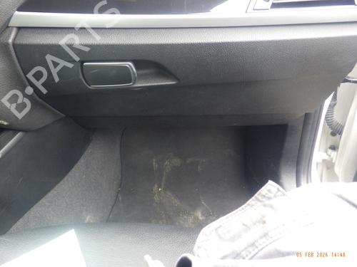 Boîte à gants BMW 1 (F21) 116 d (116 hp) 32141248