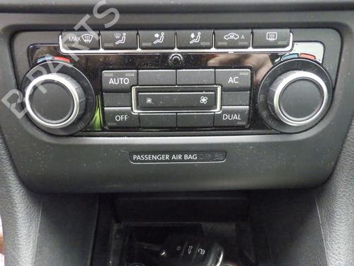Used Climate control VW GOLF VI (5K1) 1.4 TSI (122 hp) 30411575