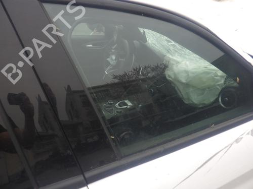 front-right-door-window-alfa-romeo-giulia-952_-2015-32785516 main image