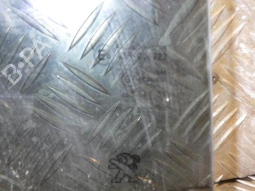 Rear right door window PEUGEOT 2008 II (UD_, US_, UY_, UJ_, UR_, UC_) 1.2 PureTech 130 (USHNS, URHNS) | BP28171566C21 