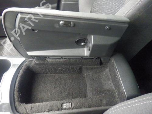 Used Armrest / Center console Armrest / Center console PEUGEOT 3008 I MPV (0U_) 1.6 HDi (114 hp) 31249546 31249546