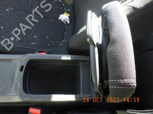 Armrest / Center console PEUGEOT 308 SW II (LC_, LJ_, LR_, LX_, L4_) 1.5 BlueHDi 100 | BP29936933I20