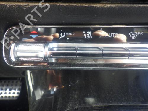 climate-control-mercedes-benz-cla-c118-2019-33115226 main image