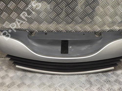 Used Grille RENAULT LAGUNA II (BG0/1_) 1.8 16V (BG04, BG0B, BG0C, BG0V) (117 hp) 28497015