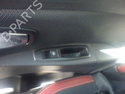 Højre bagtil elrude kontakt Højre bagtil elrude kontakt RENAULT CLIO IV (BH_) 0.9 TCe 90 (BHNF, BHMA, BHMH, BHJK, BHJR) (90 hp) 37449435 37449435